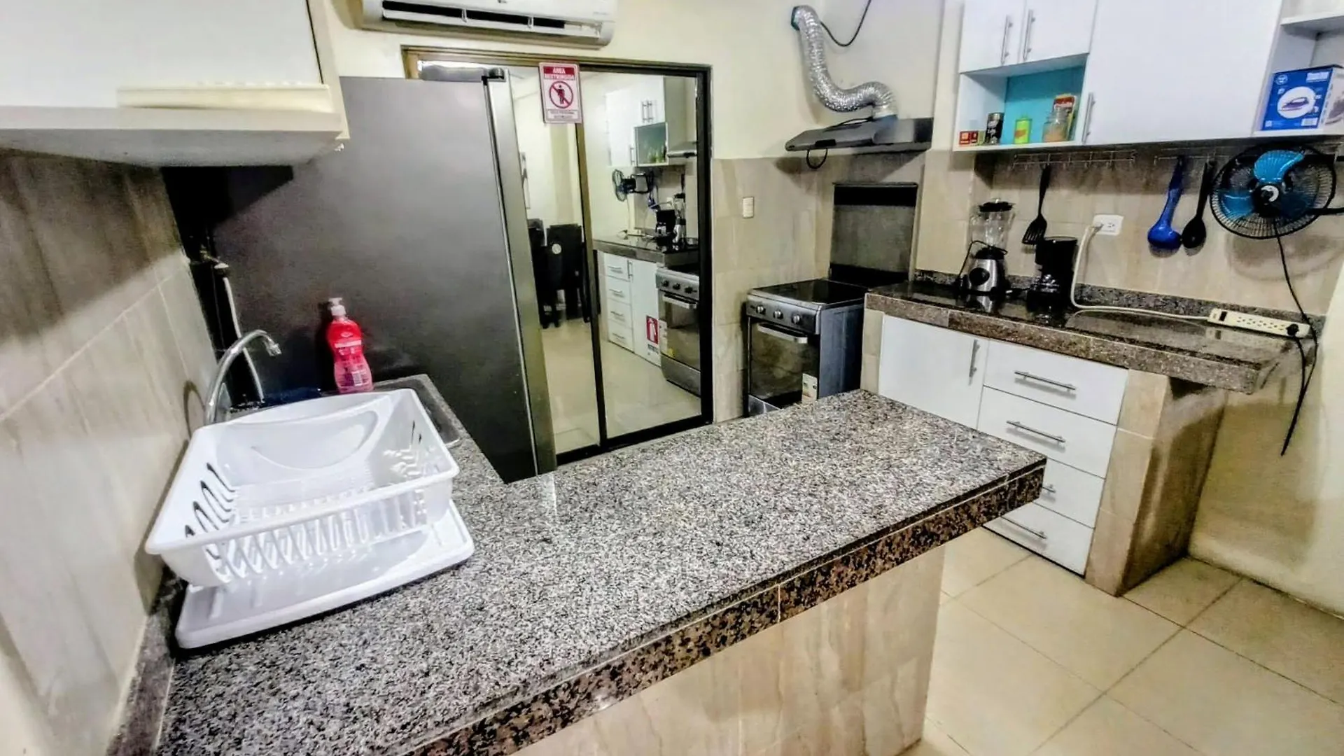 Departamento Entero De 3 Dormitorios En Urbanizacion Privada Con Garaje Y Seguridad 24H Guayaquil 0*,  Ecuador